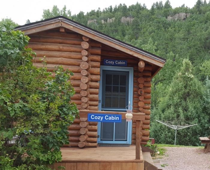 River Falls Lodging -Black Hills, South Dakota Hot Springs Exterior photo