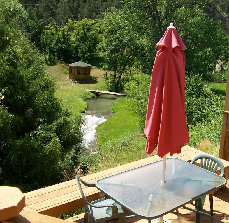 River Falls Lodging -Black Hills, South Dakota Hot Springs Room photo